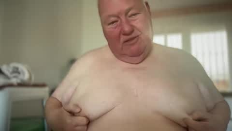 fatslutcutey online show from December 2, 1:13 pm