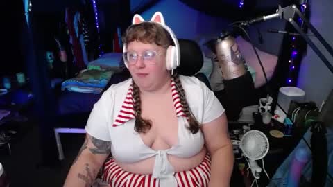 FatVeronica online show from January 26, 4:20 am