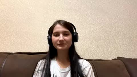 Snapshot of faustinabartosh chatting on October 18, 10:16 am Aurora 18yo online show from October 18, 10:16 am