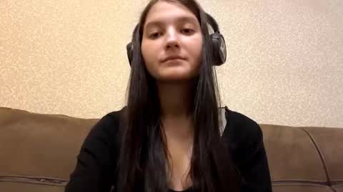 Aurora 18yo online show from November 22, 11:09 am