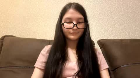 Aurora 18yo online show from April 2, 9:40 am