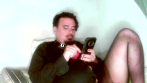 Faux Feitico VSW online show from March 29, 2:17 pm