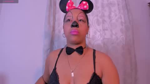 Snapshot of faver_1 chatting on October 31, 12:06 pm Faver online show from October 31, 12:06 pm