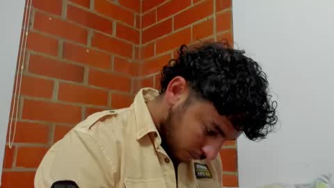 favid95 online show from December 2, 9:28 pm