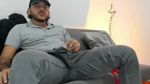 favid95 online show from January 9, 5:23 am