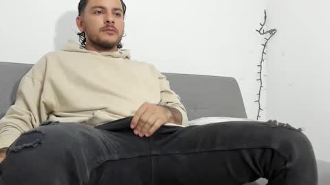 favid95 online show from March 2, 5:01 am