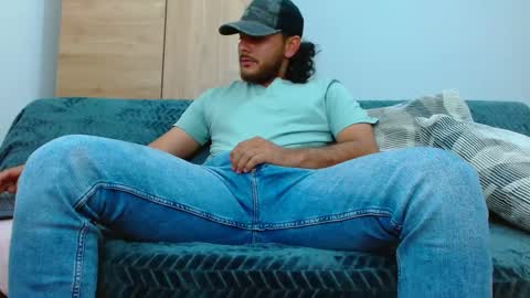 favid95 online show from September 18, 2:02 am