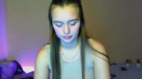 Snapshot of favorite_lovely_geneva chatting on February 24, 1:53 pm Jasminefeelings online show from February 24, 1:53 pm