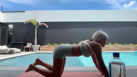 Snapshot of fayeesummerss chatting on April 3, 5:00 pm fayeesummerss online show from April 3, 5:00 pm