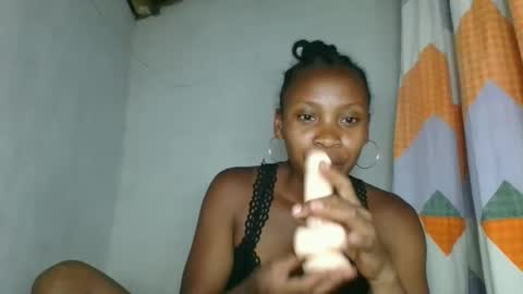 Snapshot of fayence09 chatting on November 5, 12:05 pm fayence09 online show from November 5, 12:05 pm