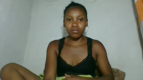 Snapshot of fayence09 chatting on November 17, 6:03 pm fayence09 online show from November 17, 6:03 pm