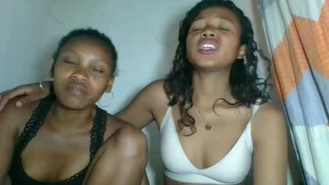 Snapshot of fayence09 chatting on November 18, 6:07 am fayence09 online show from November 18, 6:07 am