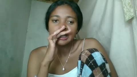 Snapshot of fayence09 chatting on December 17, 7:09 pm fayence09 online show from December 17, 7:09 pm