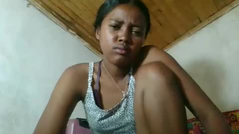 Snapshot of fayence09 chatting on January 6, 11:58 am fayence09 online show from January 6, 11:58 am