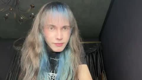 Mark online show from January 7, 3:36 pm