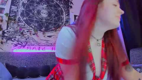 Snapshot of fearlessdiva_x chatting on March 8, 1:58 am Diva online show from March 8, 1:58 am