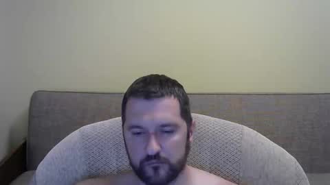 Snapshot of feb82 chatting on April 18, 1:09 am feb82 online show from April 18, 1:09 am