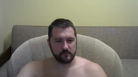 Snapshot of feb82 chatting on April 18, 11:05 pm feb82 online show from April 18, 11:05 pm
