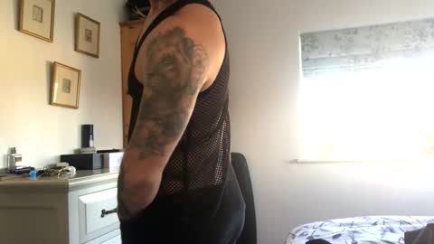 Snapshot of feeding_you chatting on November 26, 10:16 am feeding_you online show from November 26, 10:16 am