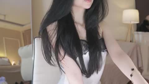 Snapshot of feel_me_00 chatting on October 17, 9:28 pm feel_me_00 online show from October 17, 9:28 pm