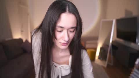 Daniela online show from May 7, 1:05 pm