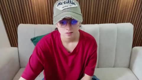 Feelena online show from June 9, 2:28 pm