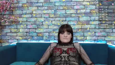 Laura online show from December 12, 11:14 pm