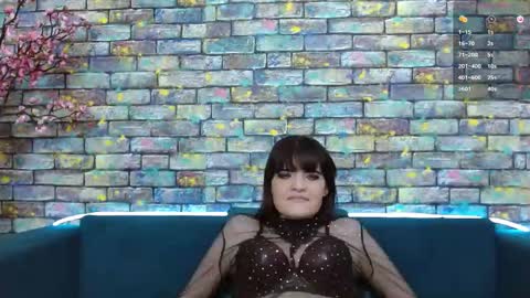 Laura online show from December 15, 1:13 am