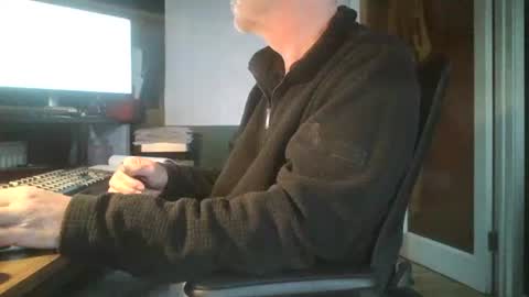 Snapshot of feet_fan69 chatting on December 2, 2:19 pm John Buck online show from December 2, 2:19 pm