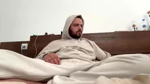 feet_fet online show from January 9, 9:37 am