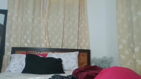 feetlovely507541 online show from February 20, 6:52 pm