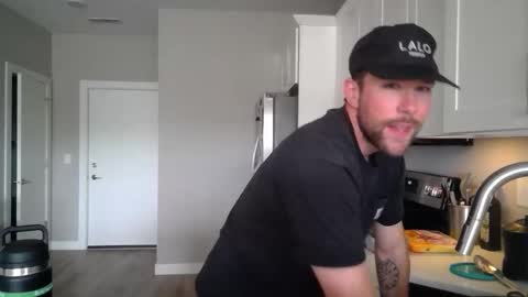 Snapshot of feetlovergh2 chatting on May 5, 8:39 pm Ethan Slayher online show from May 5, 8:39 pm