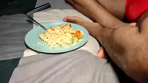 Snapshot of feetofmau chatting on October 27, 5:22 am feetofmau online show from October 27, 5:22 am