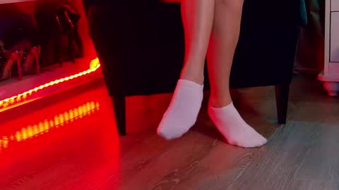 FeetVibe online show from November 28, 8:28 am