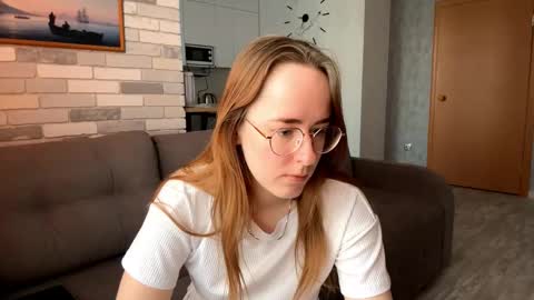 Snapshot of feleciacockrell chatting on March 29, 4:34 am Mary online show from March 29, 4:34 am