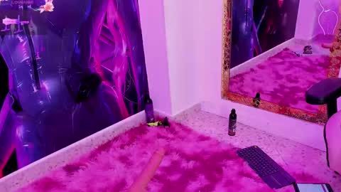 Snapshot of felinagrrr chatting on February 12, 9:11 pm felina online show from February 12, 9:11 pm