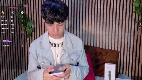 felipe_boy_18 online show from September 27, 4:06 am