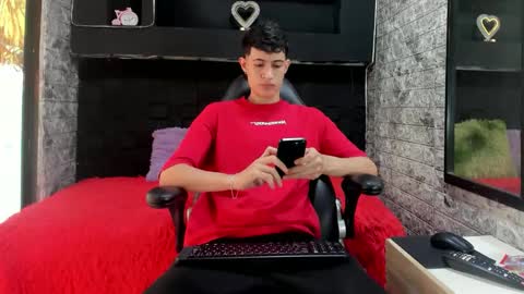 Snapshot of felipe_fiire chatting on May 11, 2:12 pm felipe fiire online show from May 11, 2:12 pm