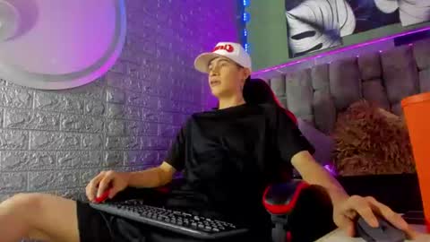Snapshot of felipe_fiire chatting on June 23, 7:23 pm felipe fiire online show from June 23, 7:23 pm