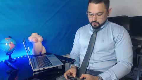 FELIPE QUIROZ online show from September 17, 11:45 am