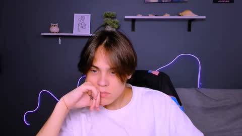Snapshot of felix_dream_ chatting on September 21, 8:27 am felix_dream_ online show from September 21, 8:27 am
