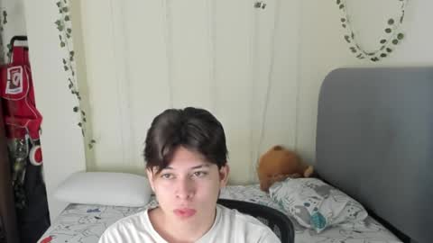 Snapshot of felix_leex chatting on March 22, 6:55 pm Felix leex online show from March 22, 6:55 pm