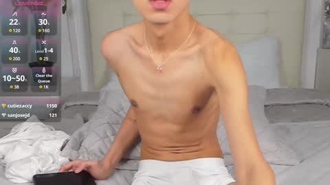 Snapshot of felix_rey chatting on February 6, 10:53 pm Felix online show from February 6, 10:53 pm