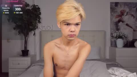 Snapshot of felix_rey chatting on February 21, 4:16 pm Felix online show from February 21, 4:16 pm