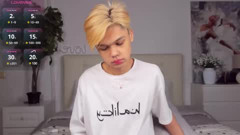 Snapshot of felix_rey chatting on February 22, 4:19 pm Felix online show from February 22, 4:19 pm