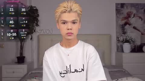 Snapshot of felix_rey chatting on February 22, 8:31 pm Felix online show from February 22, 8:31 pm