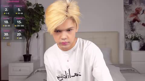 Snapshot of felix_rey chatting on February 23, 4:57 pm Felix online show from February 23, 4:57 pm