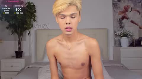 Snapshot of felix_rey chatting on February 25, 4:21 pm Felix online show from February 25, 4:21 pm