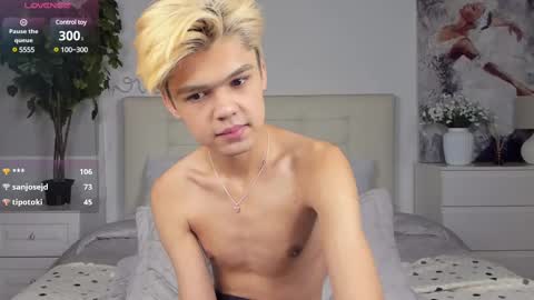 Snapshot of felix_rey chatting on March 2, 1:36 am Felix online show from March 2, 1:36 am