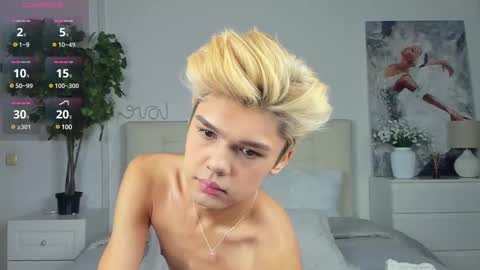 Snapshot of felix_rey chatting on March 11, 1:34 pm Felix online show from March 11, 1:34 pm